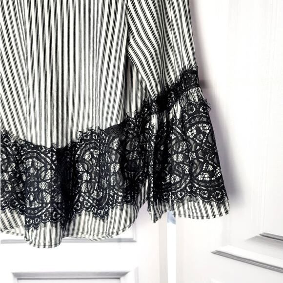 EUC Zara Lace Bell Sleeve Blouse - Small - Picture 8 of 10